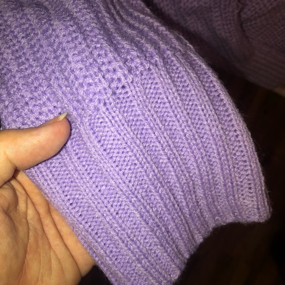 🌼Purple XL twist sweater with necklace - Picture 4 of 4